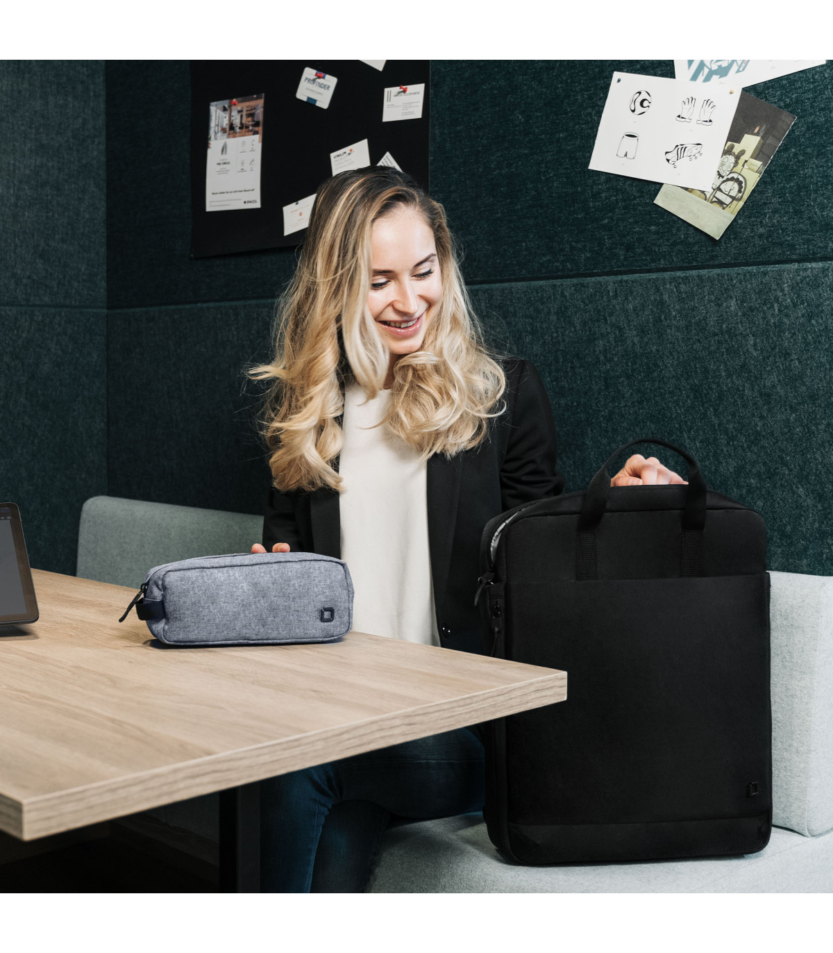 DICOTA Pochette accessoires Ecologique Pouch MOTION Bleu .Pour ranger Smartphone